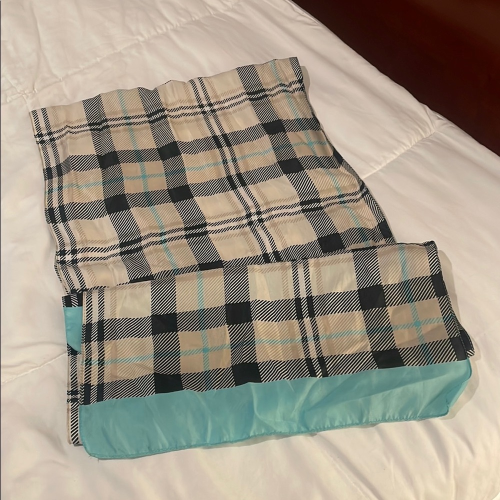 Plaid Scarf with Blue Lining